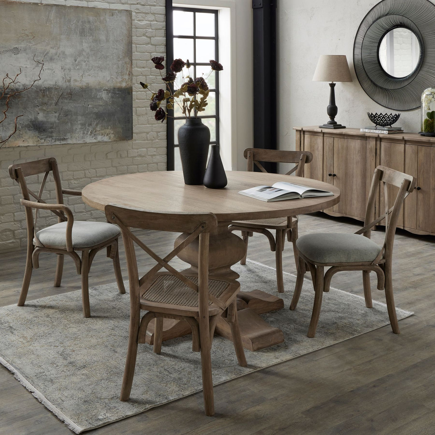 Hill Interiors Copgrove Round Dining Table