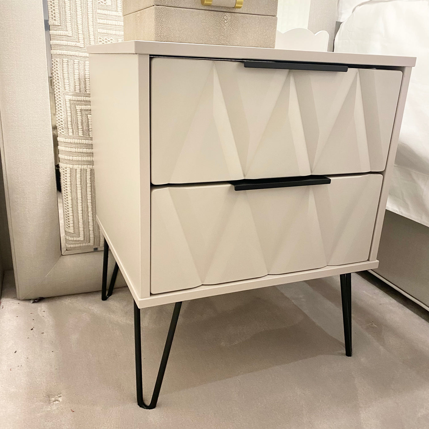 Victoria Diamond 2 Drawer Bedside Table (6 Colours)