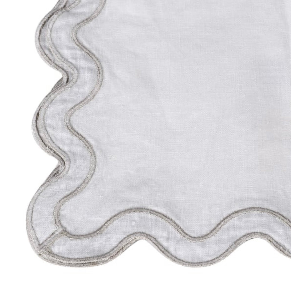 Set of 4 Ivory Scallop Placemats