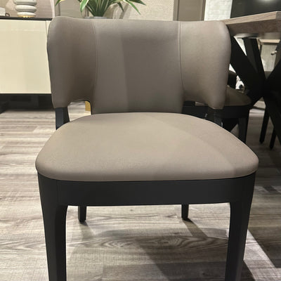 Ex Display Set of 8 Faux Leather Tea Without Arms Chair