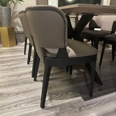 Ex Display Set of 8 Faux Leather Tea Without Arms Chair