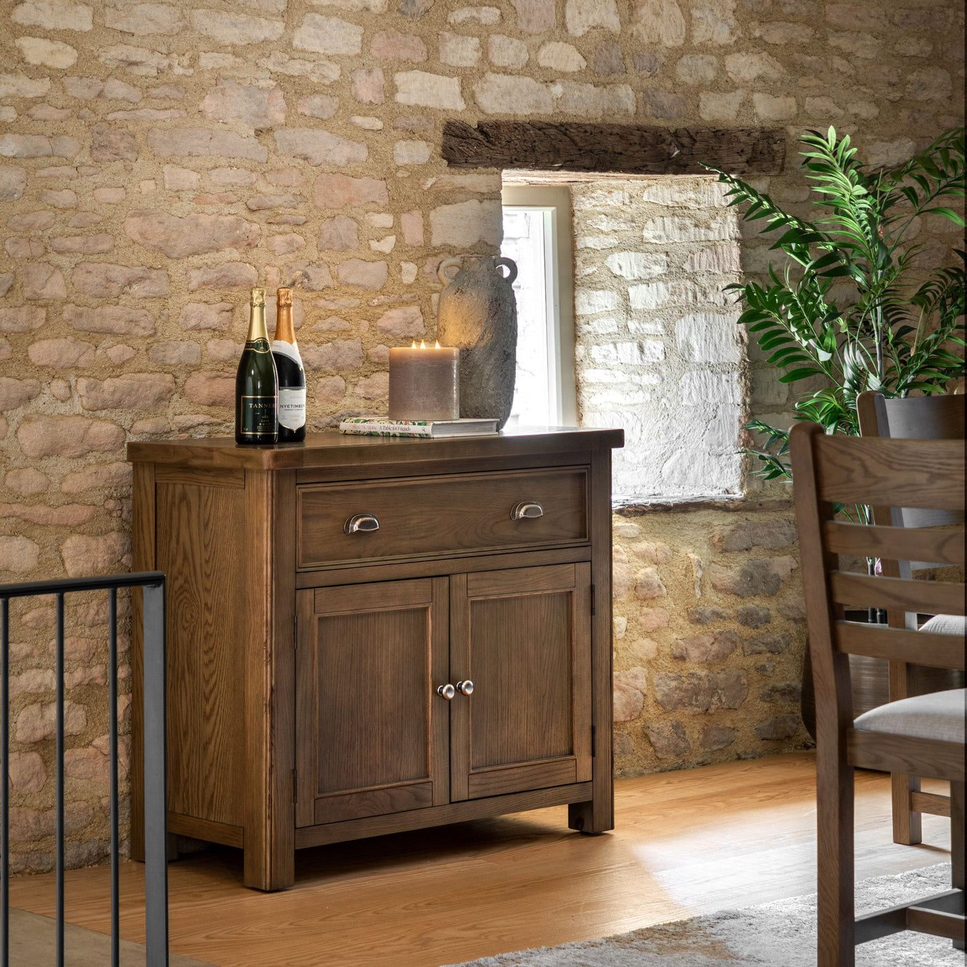 Hardwick Sideboard 2 Door Sideboard