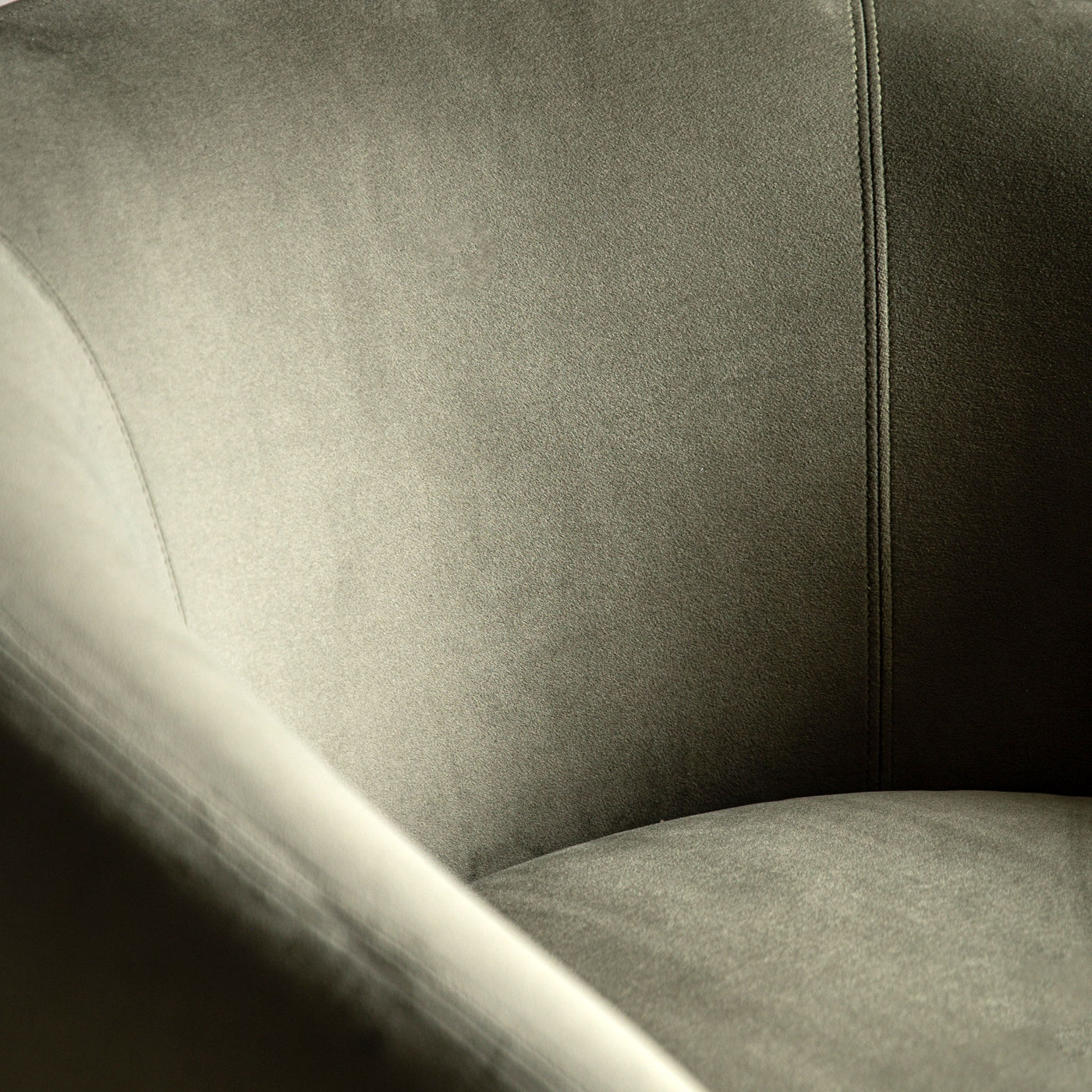 Curvo Armchair Moss Green