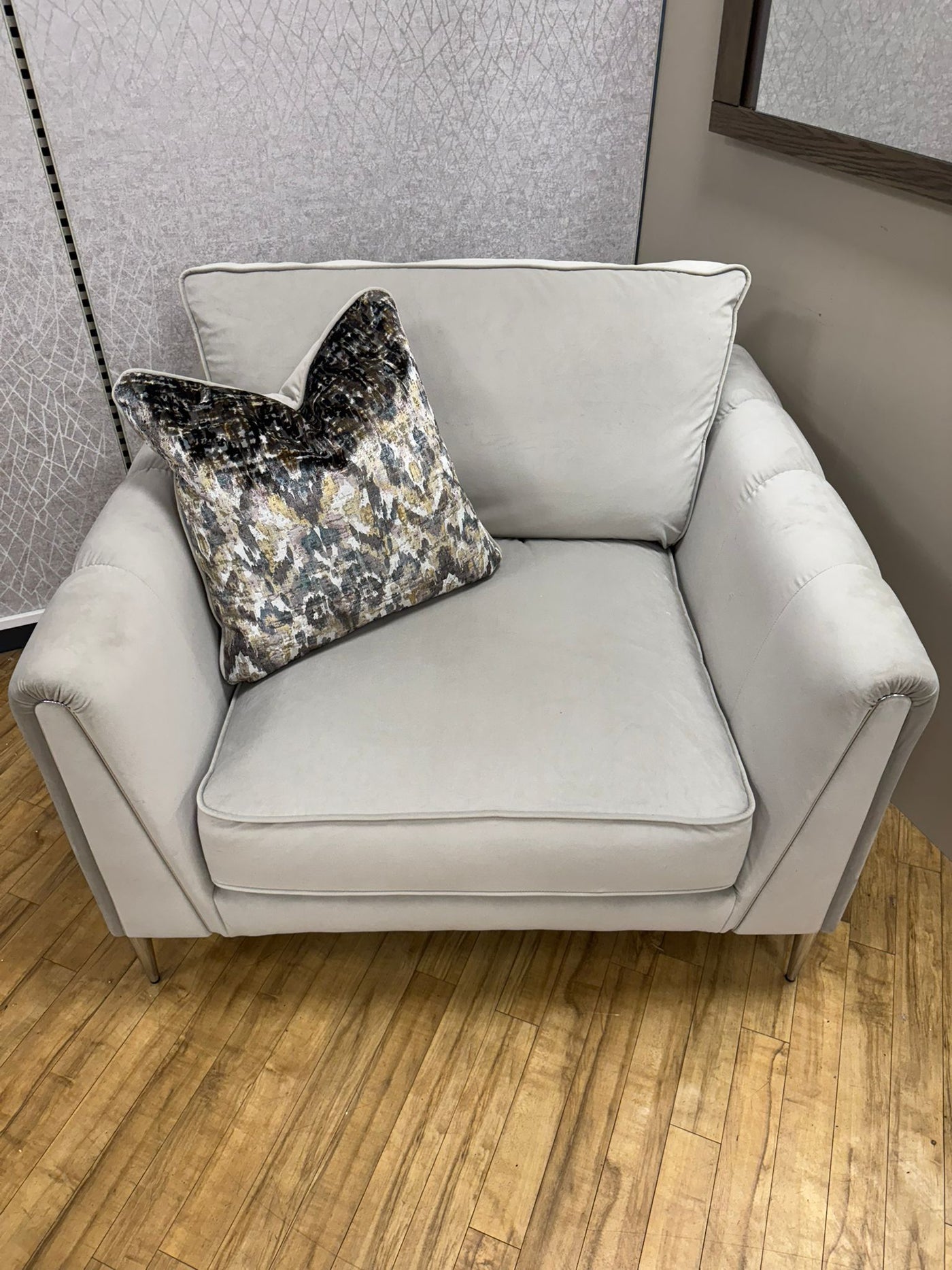 Ex-Display Harlow Love Chair