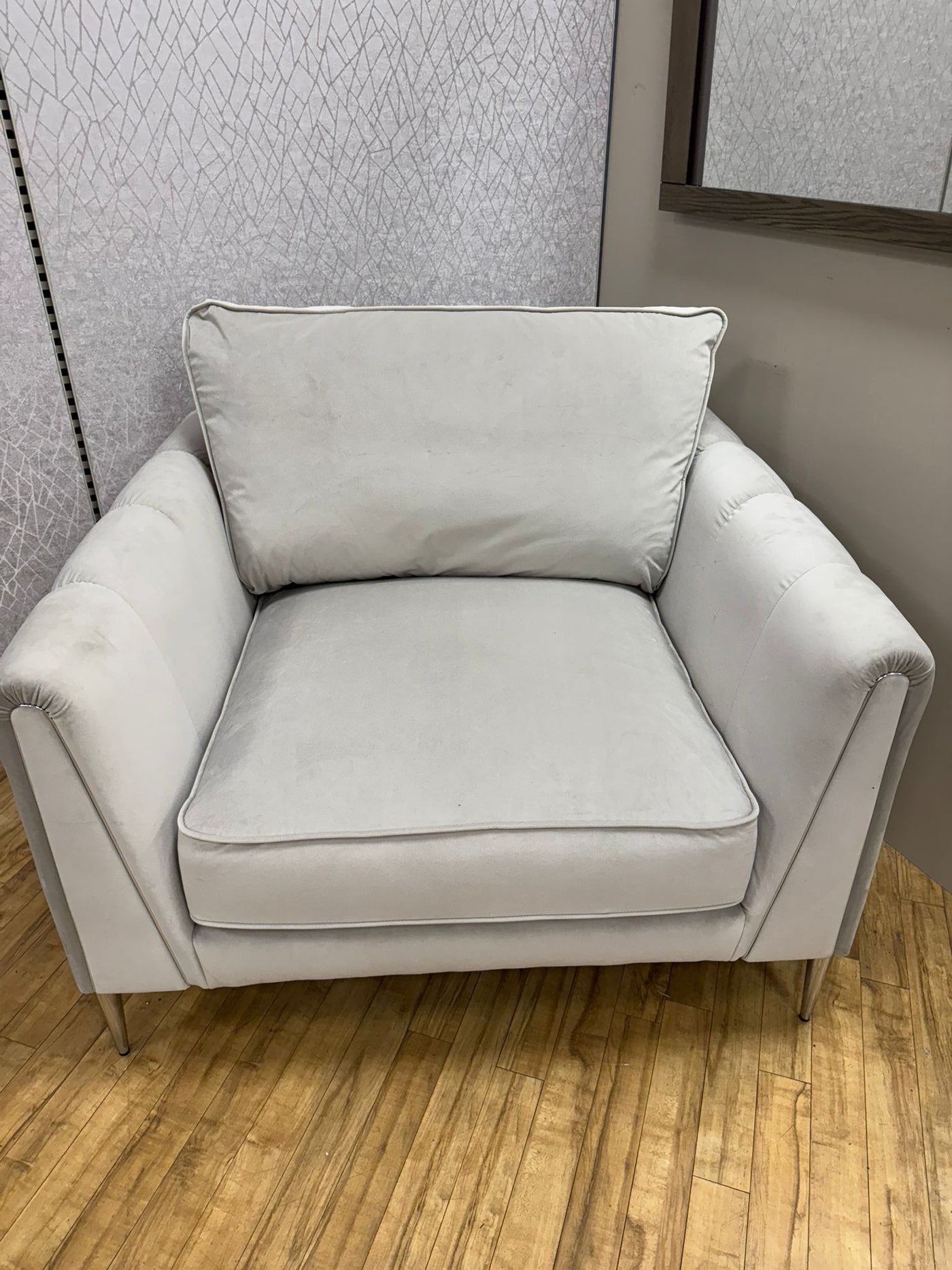 Ex-Display Harlow Love Chair