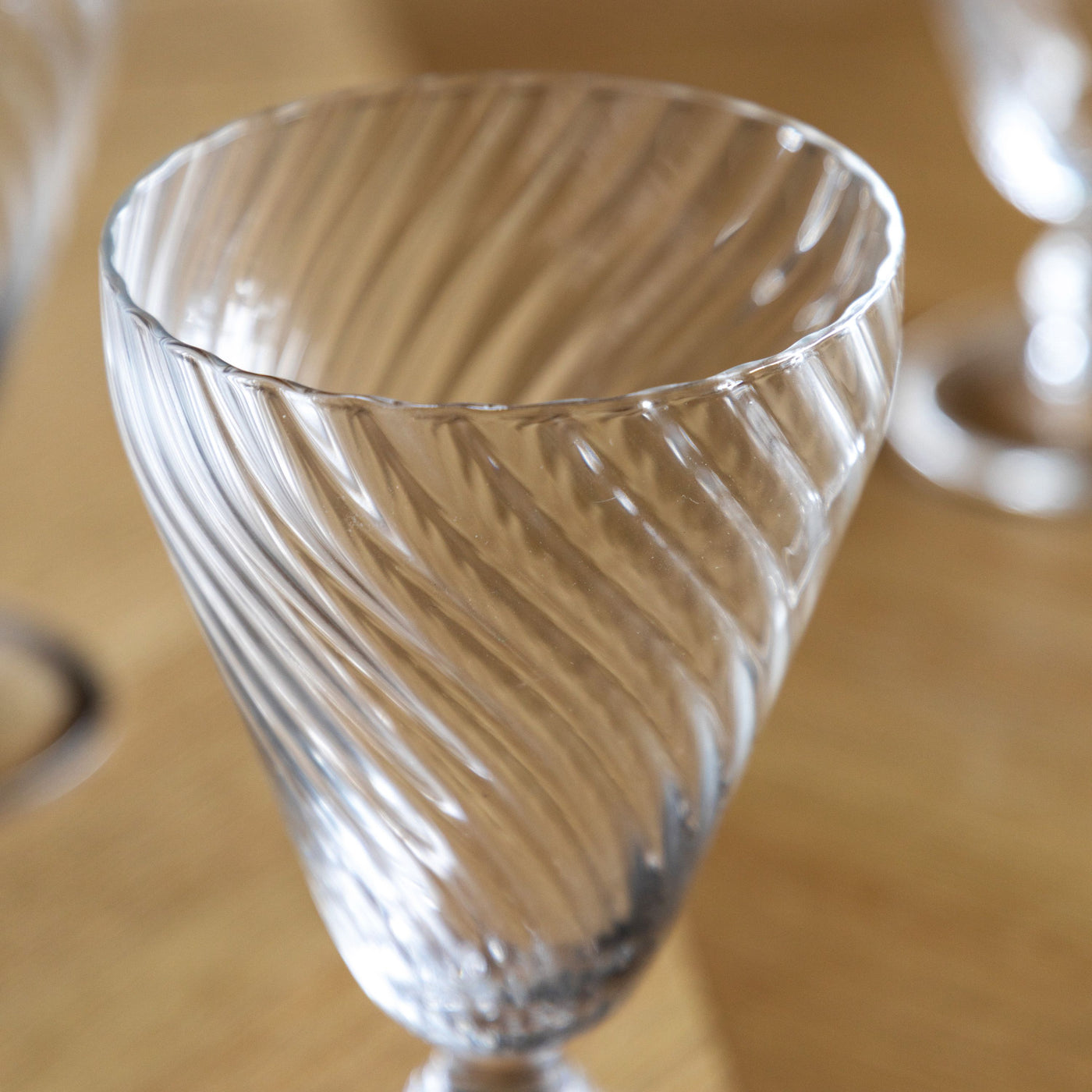 Set of 4 Swirl Wine Glass